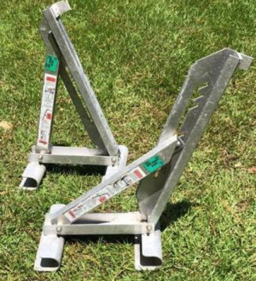 (2) Werner Aluminum Ladder Jacks & Platform Stands