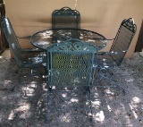 Round Outdoor Table & (4) Chairs