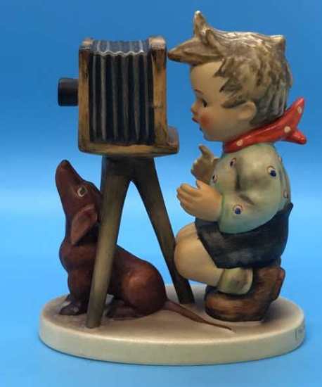 Hummel Figurine "The Photographer", Hummel #178,