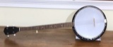 Vintage 5 String Bango with Case (1 Broken String)