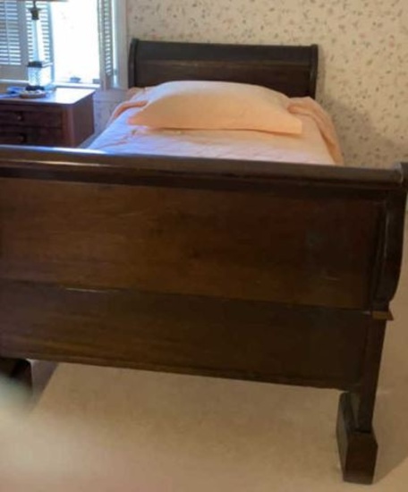 Antique Twin Sleigh Bed