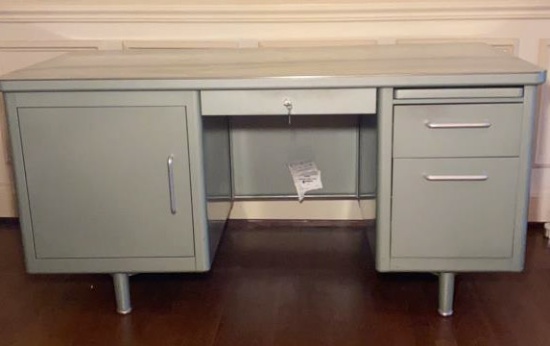 Metal Desk with (1) Door on Left w/ Pull-Out