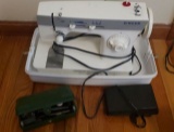 Singer Sewing Machine w/Cover & Button Hole Maker