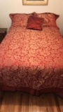 Full Size Bed w/Comforter, Bedskirt, Shams, T