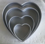 (4) Wilton Heart Cake Pans