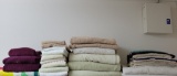 Assorted Towels, Washclothes, Handtowels, Etc