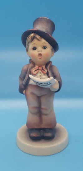 Hummel "Street Singer" Figurine, Hum 131