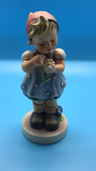 Hummel "Daisies Don't Tell" Figurine, Hum 380