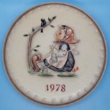 Hummel Hand-Painted 1978 8th Annual Hanging