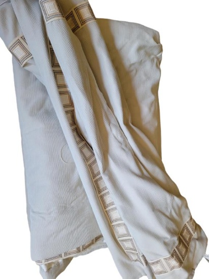 Pleated Drapes & Matching Shade