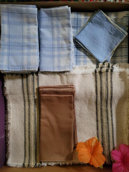 Assorted Placemats & Napkins