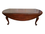 Drop Leaf Coffee Table w/Queen Anne Legs