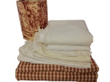 Assorted Linens: (2) Lace Curtain Panels, (4)