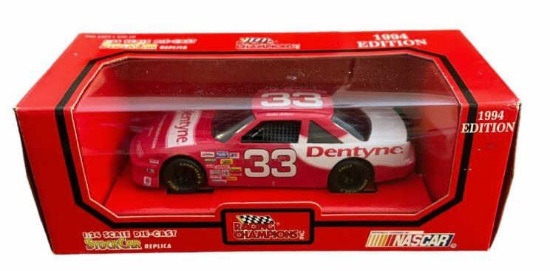 Racing Champions #33 Bobby Labonte Dentyne