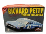 Polar Lights 1/25 Model Kit Richard Petty Torino