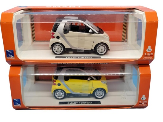 (2)  Smart Fortwo Diecast Cars 1:24 by NewRay