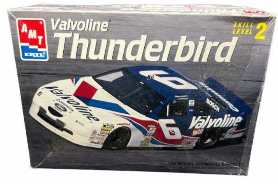 AMT Ertl Valvoline Thunderbird 1/25 Model Kit