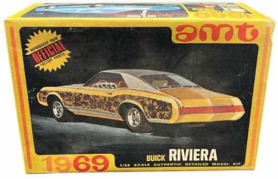 AMT 1969 Buick Riviera 1/25 Model Kit