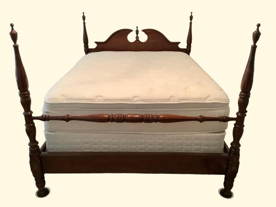 Queen Size 4-Poster Bed by American Drew