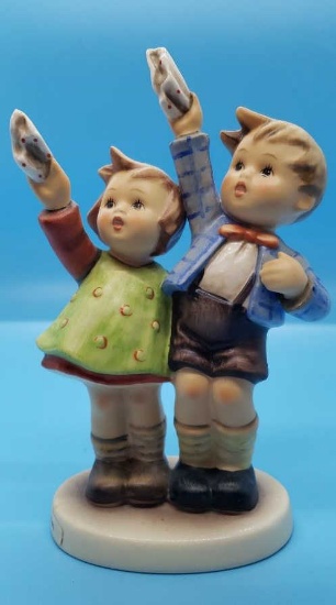 Hummel "Auf Wiedersehen" Figurine, Hum 153/0
