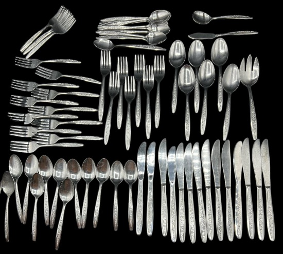 Customcraft Stainless Taiwan Flatware: (14)