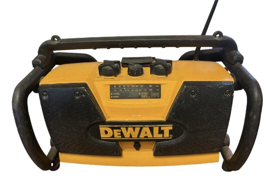 DeWalt DW911 Heavy-Duty Work Site AM/FM Radio/