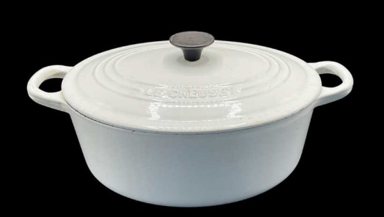 LeCreuset Oval Ditch Oven #25 - 13” Handle to