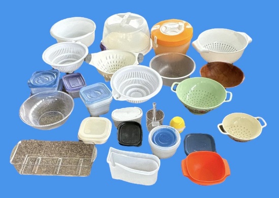 Assorted Plastic Kitchen Items
