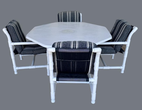 Round Outdoor Table & (4) Chairs, Stripe