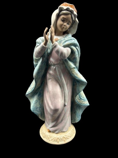 Lladro "Young Mary Virgin Mother" Figurine, #2417
