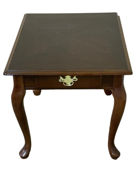 Queen Anne Style 1-Drawer End Table