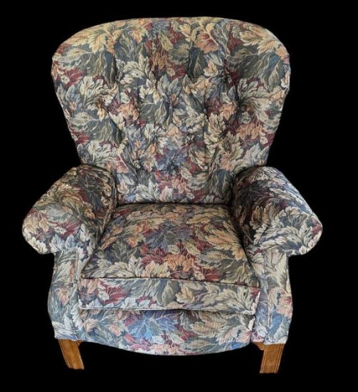La Z Boy Classic Recliner, Tufted Back