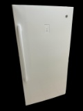 GE Upright Freezer, Model FUF17DLRAWW