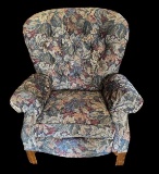 La Z Boy Classic Recliner, Tufted Back