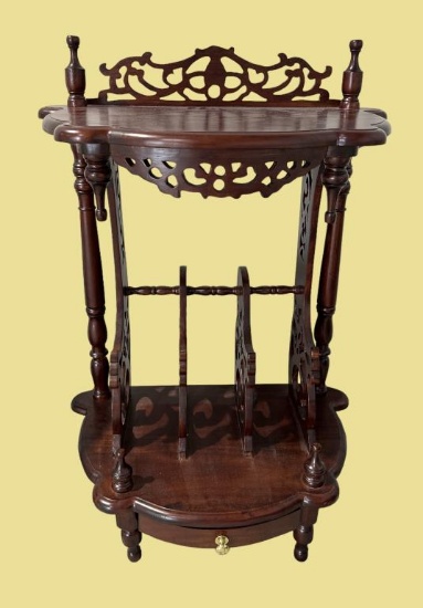 Vintage Chinese Chippendale Style Table/Magazine