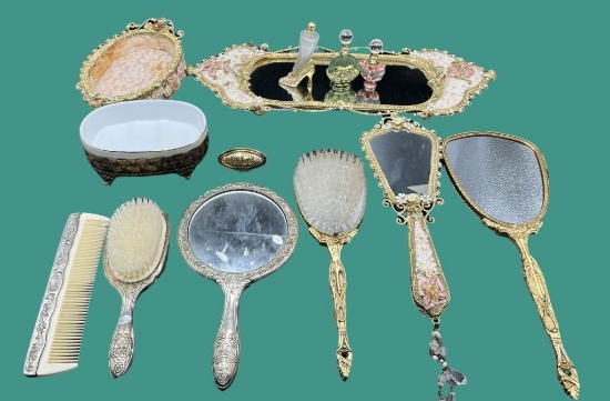 Assorted Vanity Items, Including Stratton