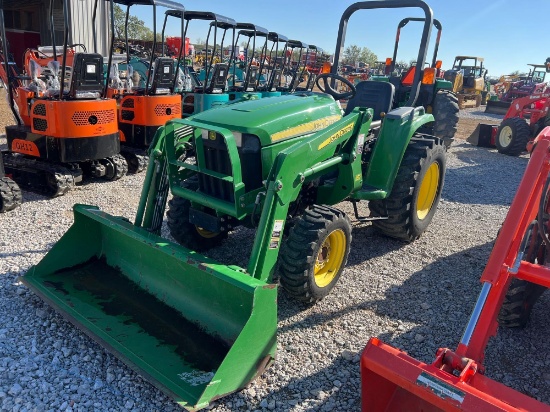 JOHN DEERE 3032E