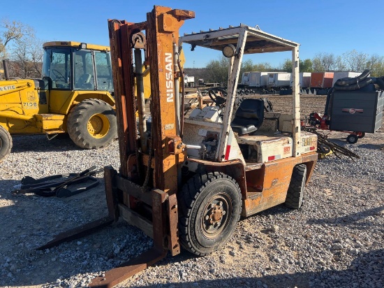 8000LB NISSAN FORKLFT 6153HR(SALVG)