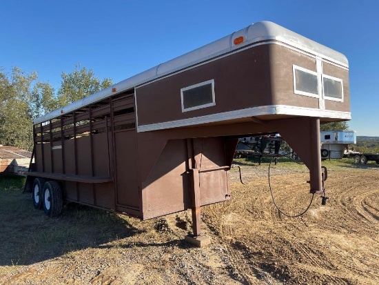 20' GOOSENECK LIVESTOCK TRLR W/BOS