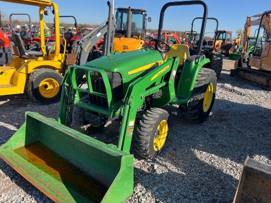 JOHN DEERE 3038E