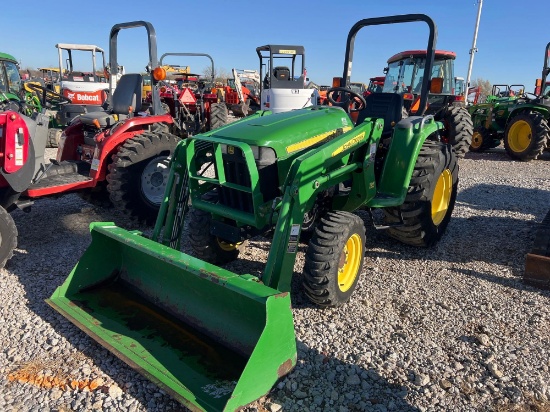 JOHN DEERE 3032E