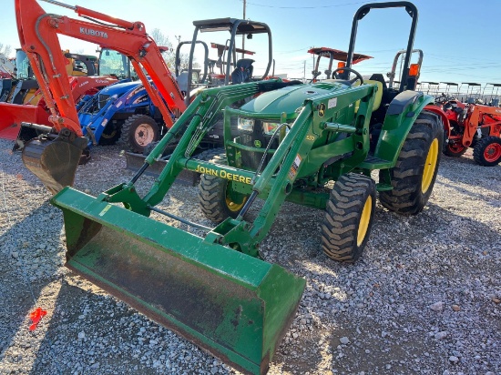 JOHN DEERE 4052M