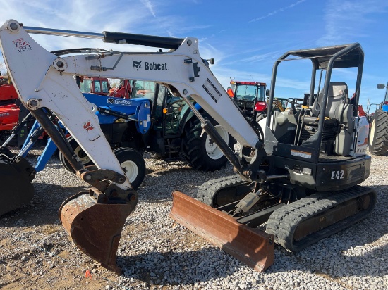 BOBCAT E42 MINI EXCAVATOR
