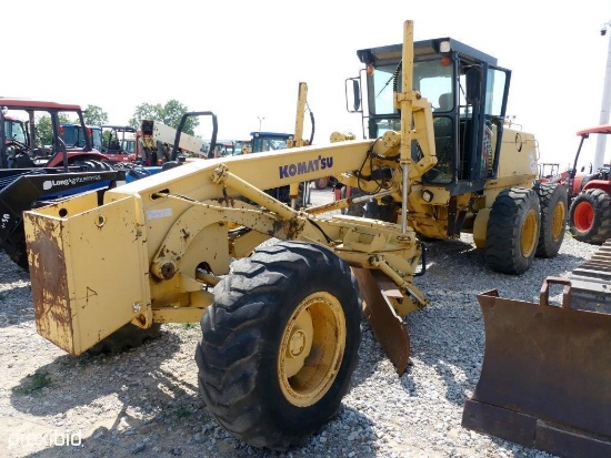 KOMATSU GD530A ROAD GRADER