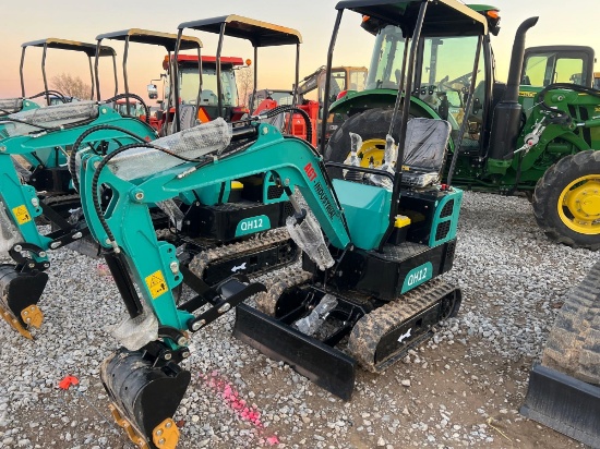 AGT QH12 MINI EXCAVATOR