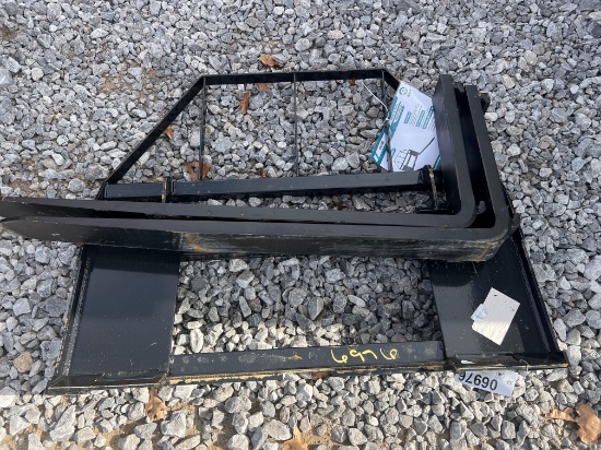 Q/A SET OF PALLET FORK AND FRAME