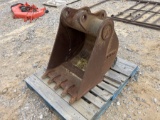 EXCAVATOR CLAM SHELL BUCKET