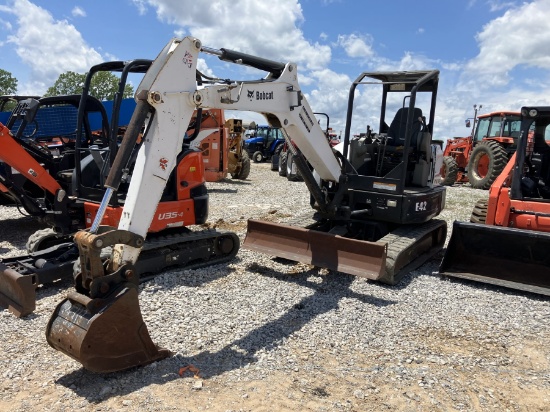 BOBCAT E42 MINI EXCAVATOR