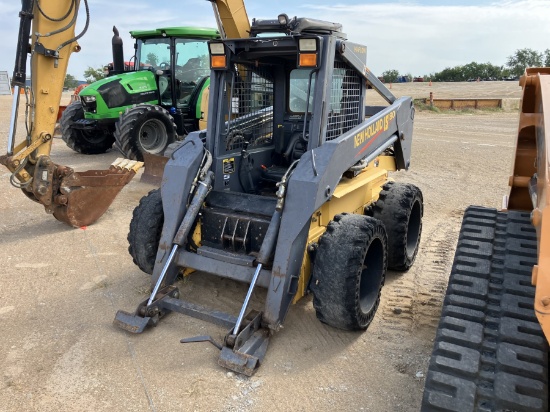 NEW HOLLAND LS180 SKIDSTEER