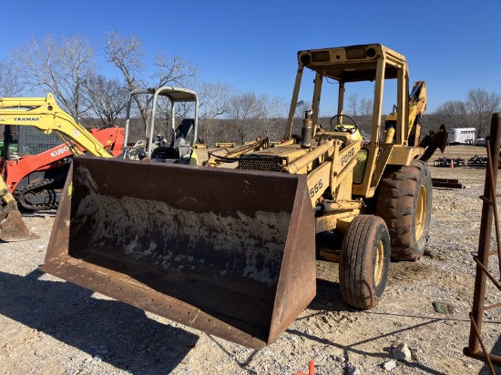 FORD 555 BACKHOE SALVAGE